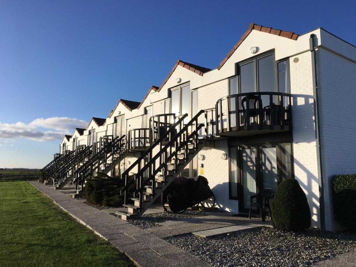 Knus Appartement Met Zicht Op Zeepolder De Haan Exterior foto